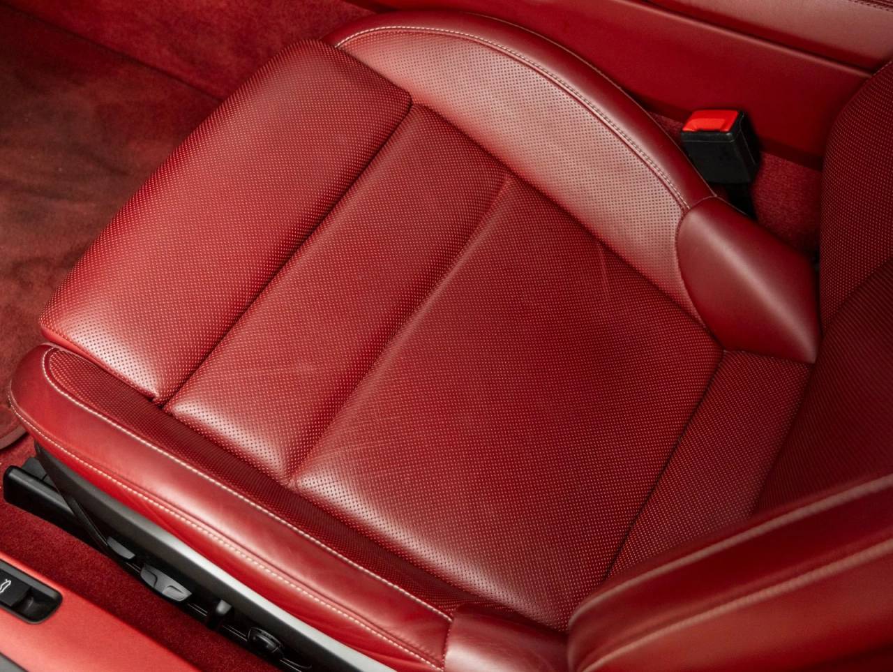 2021 Porsche 911 Carrera