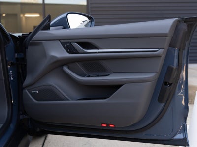 2025 Porsche Taycan Taycan