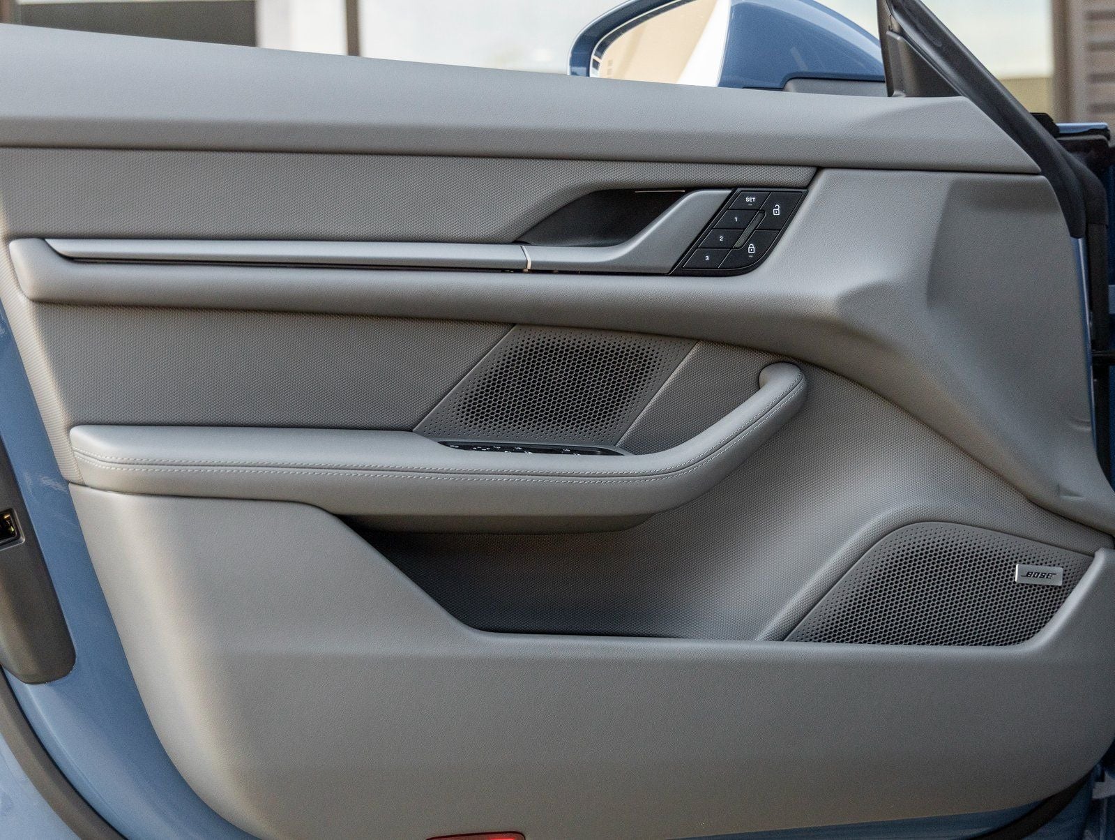 2025 Porsche Taycan 4
