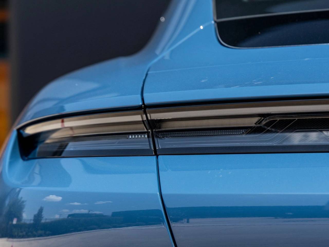 2025 Porsche Taycan 4