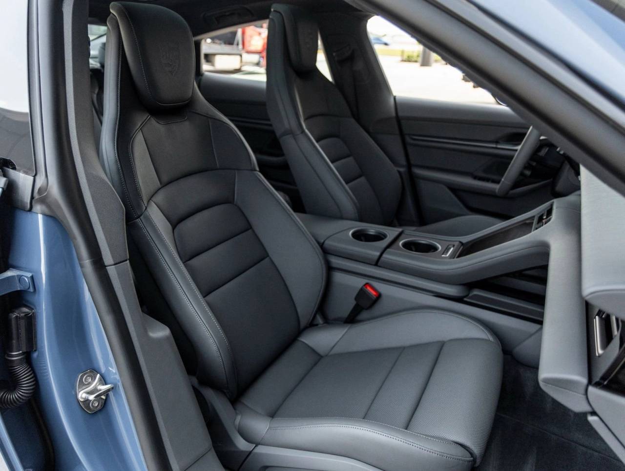 2025 Porsche Taycan 4