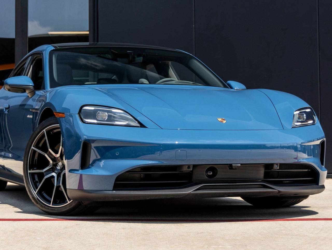2025 Porsche Taycan 4
