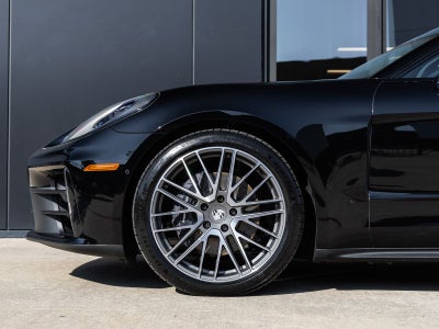 2026 Porsche Panamera 4