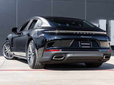 2026 Porsche Panamera 4