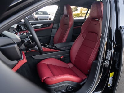 2026 Porsche Panamera 4