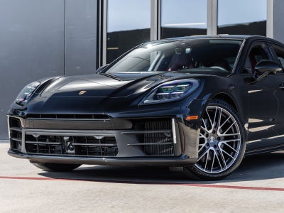 2026 Porsche Panamera 4