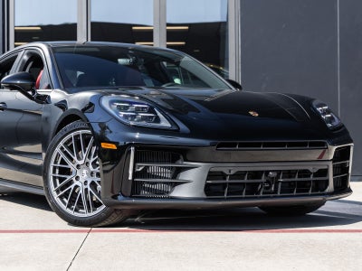 2026 Porsche Panamera 4