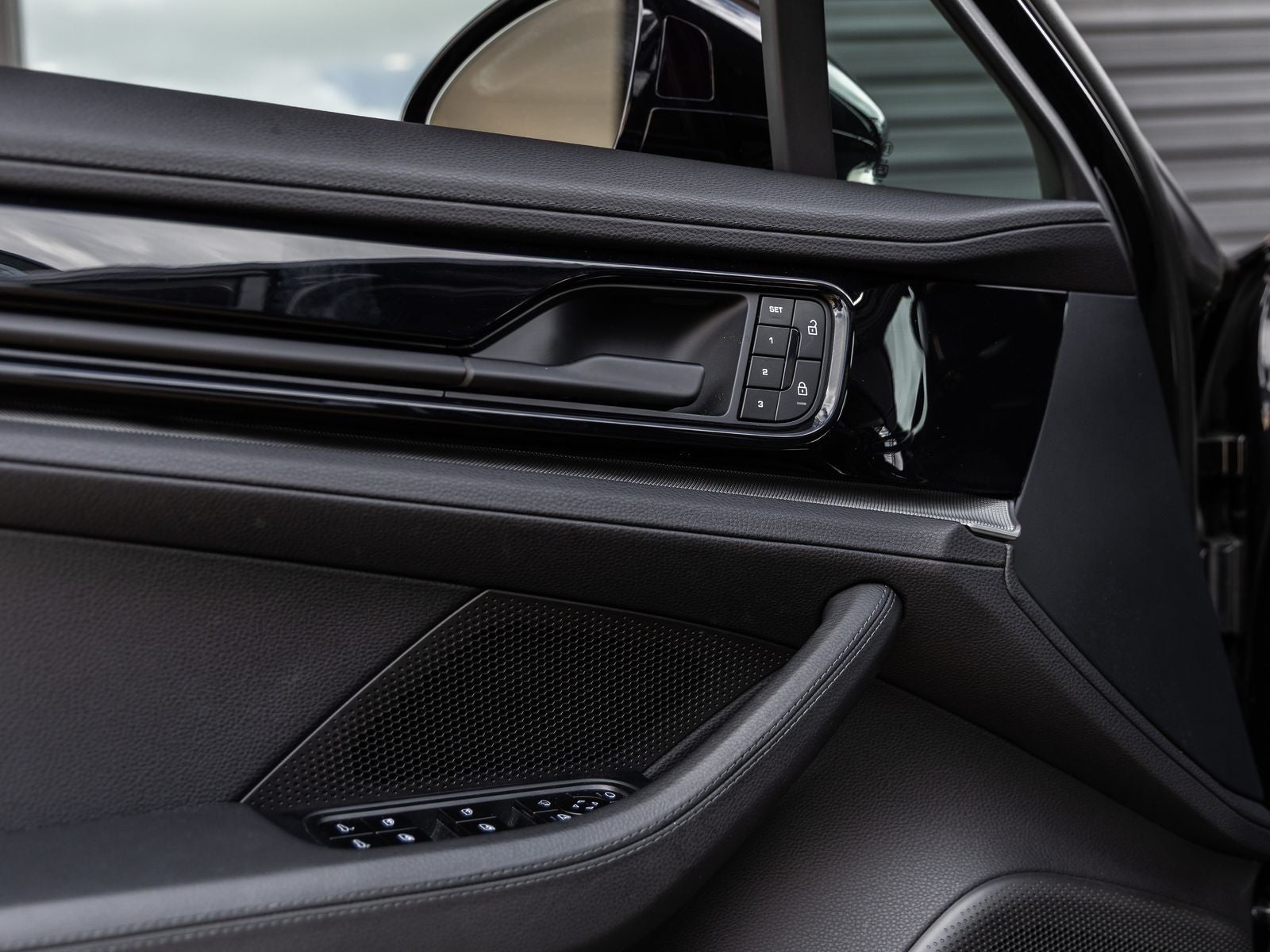 2025 Porsche Panamera RWD