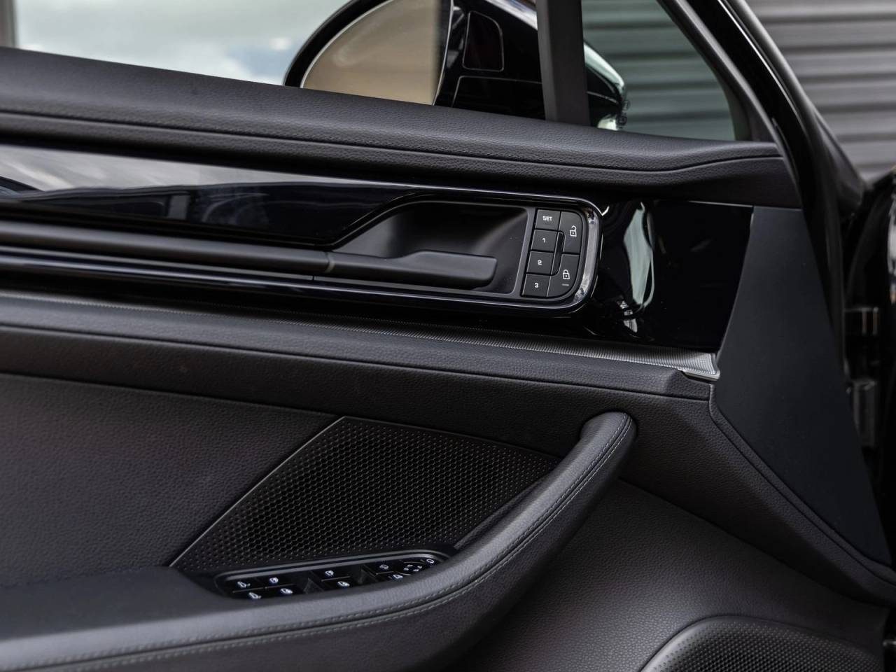 2025 Porsche Panamera RWD