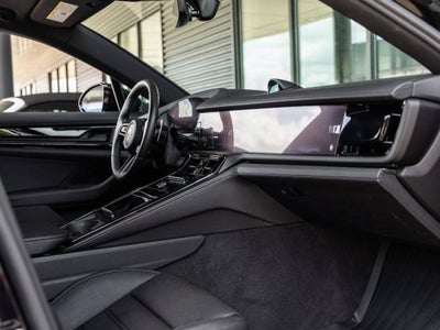 2025 Porsche Panamera RWD