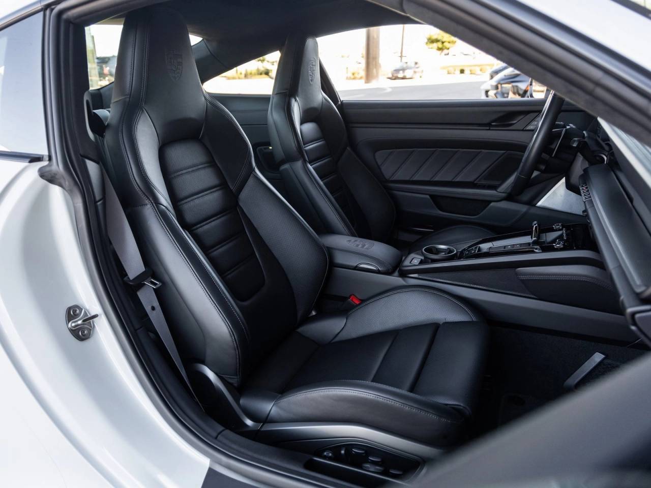 2025 Porsche 911 911 Carrera GTS