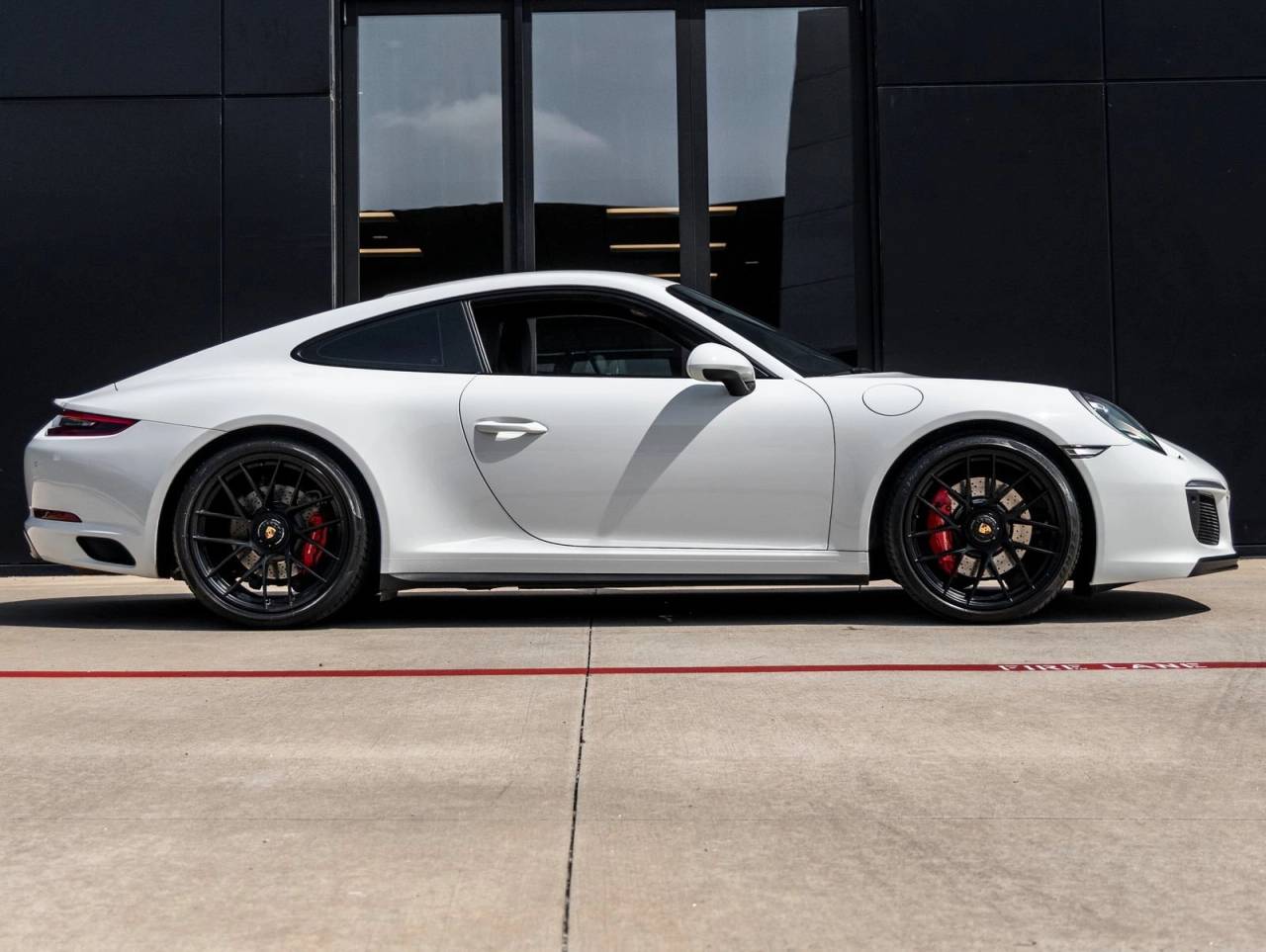 2018 Porsche 911 911 Carrera 4 GTS