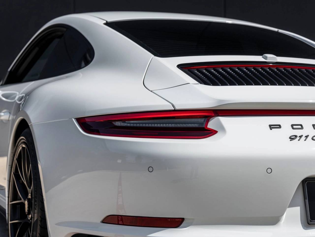 2018 Porsche 911 911 Carrera 4 GTS