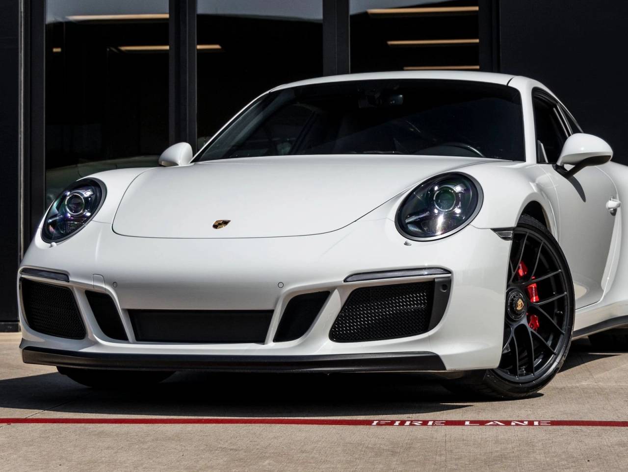 2018 Porsche 911 911 Carrera 4 GTS