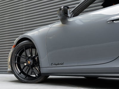 2025 Porsche 911 911 Carrera GTS