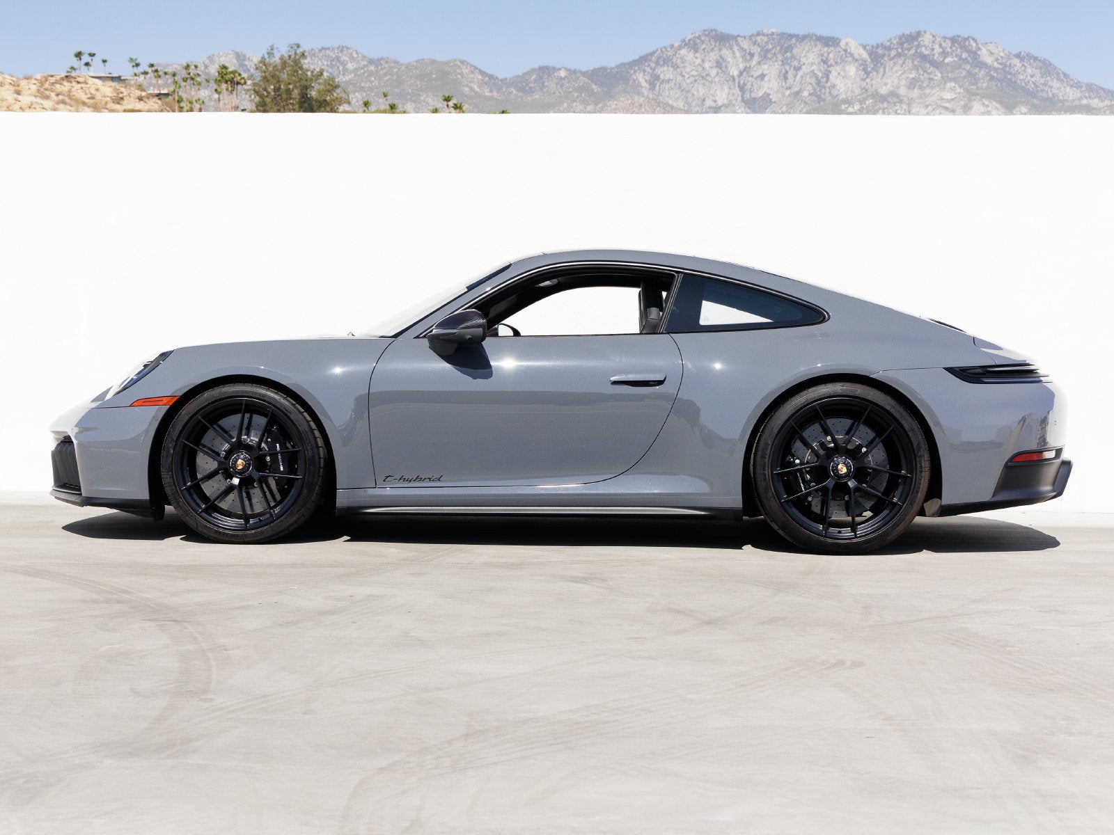 2025 Porsche 911 911 Carrera GTS