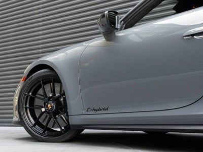 2025 Porsche 911 911 Carrera GTS