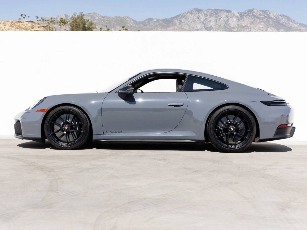 2025 Porsche 911 911 Carrera GTS