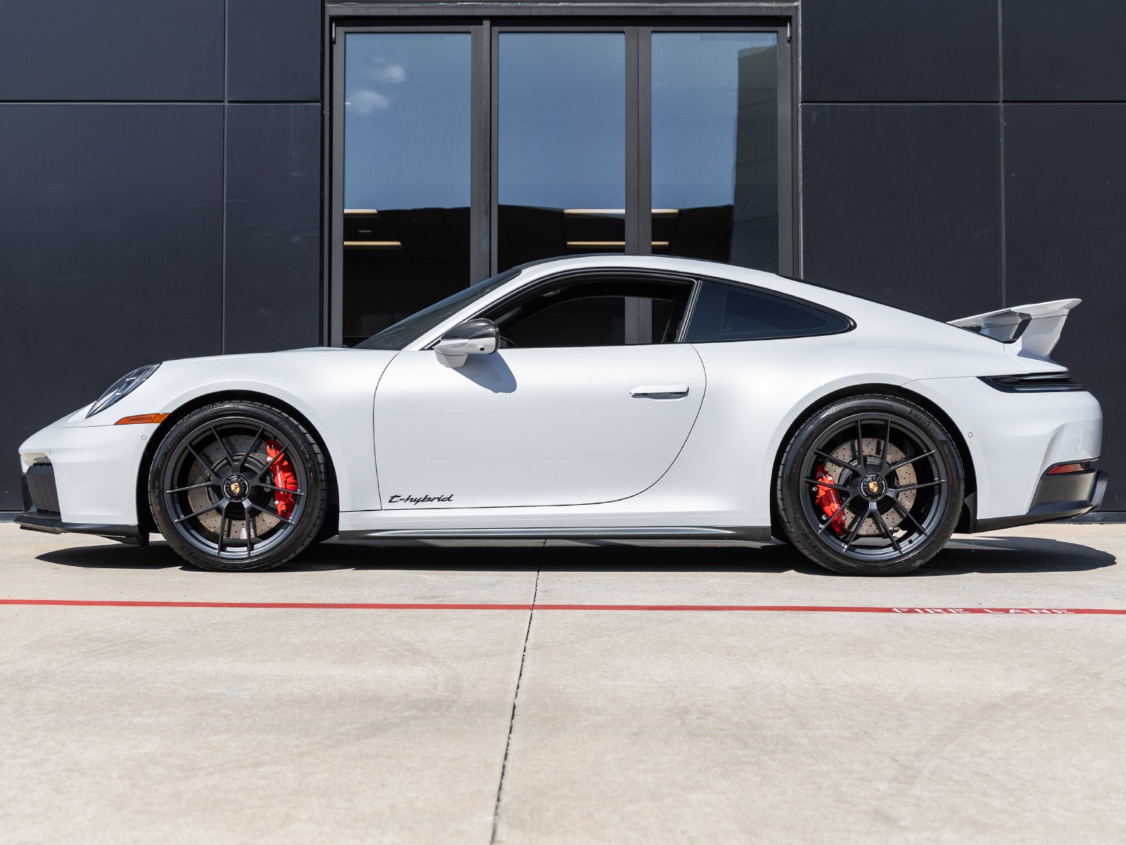 2026 Porsche 911 Carrera 4 GTS