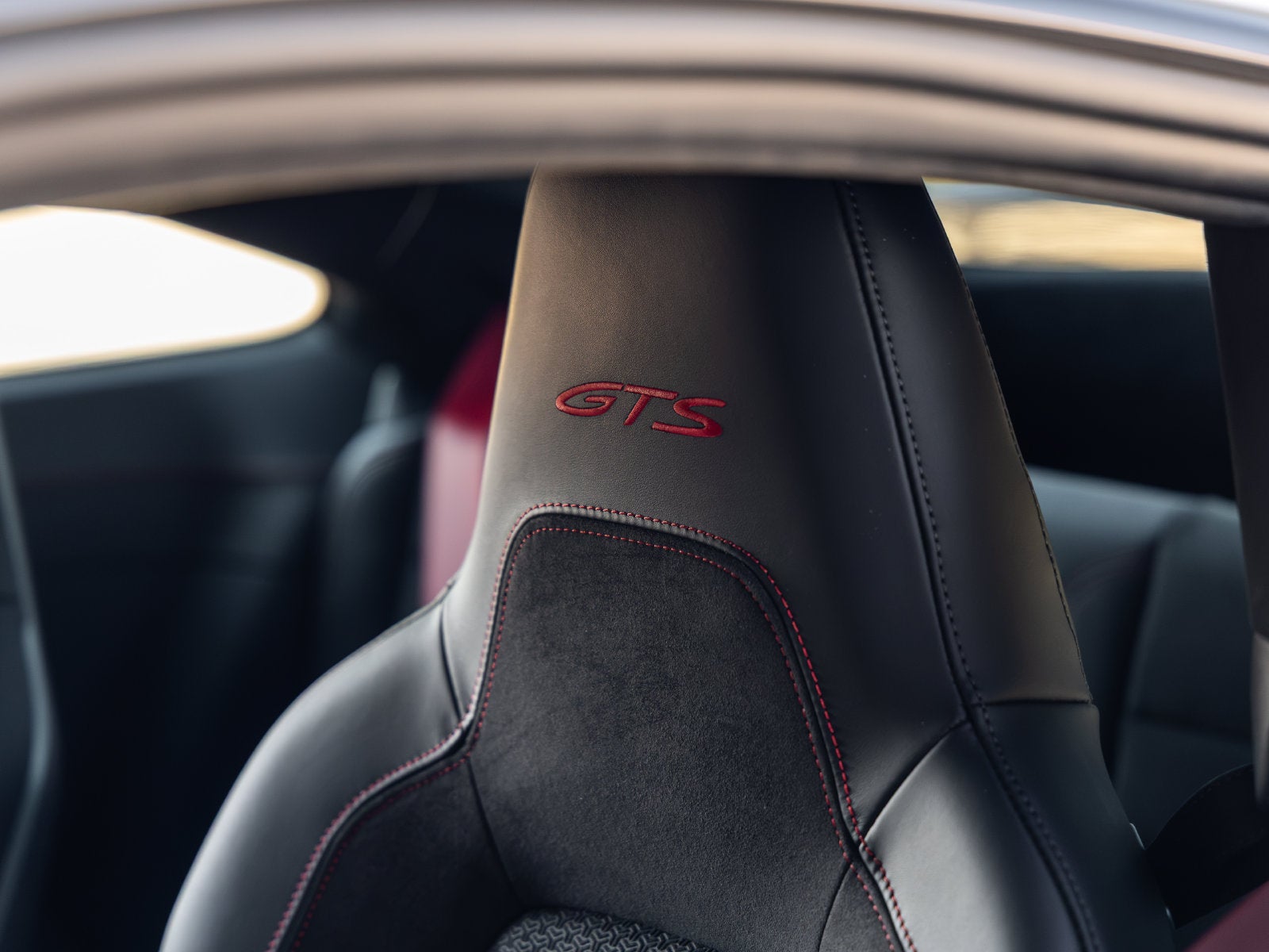 2026 Porsche 911 Carrera 4 GTS