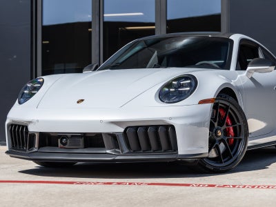 2026 Porsche 911 Carrera 4 GTS