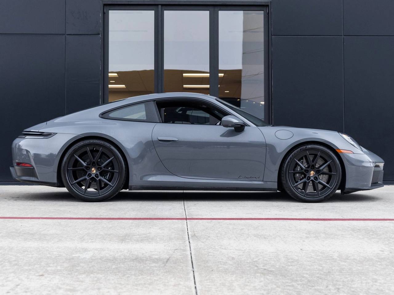 2025 Porsche 911 911 Carrera GTS