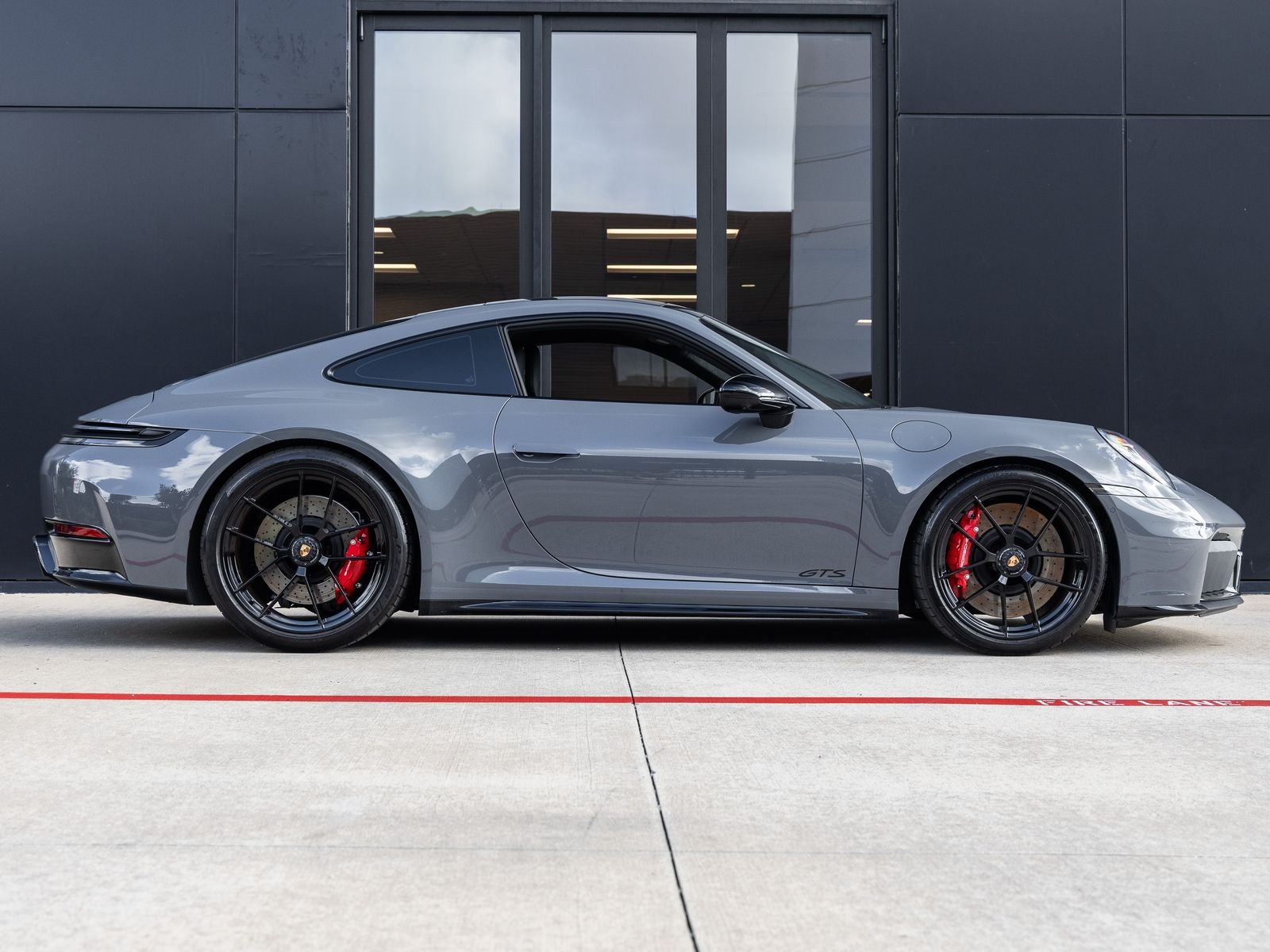 2025 Porsche 911 911 Carrera 4 GTS