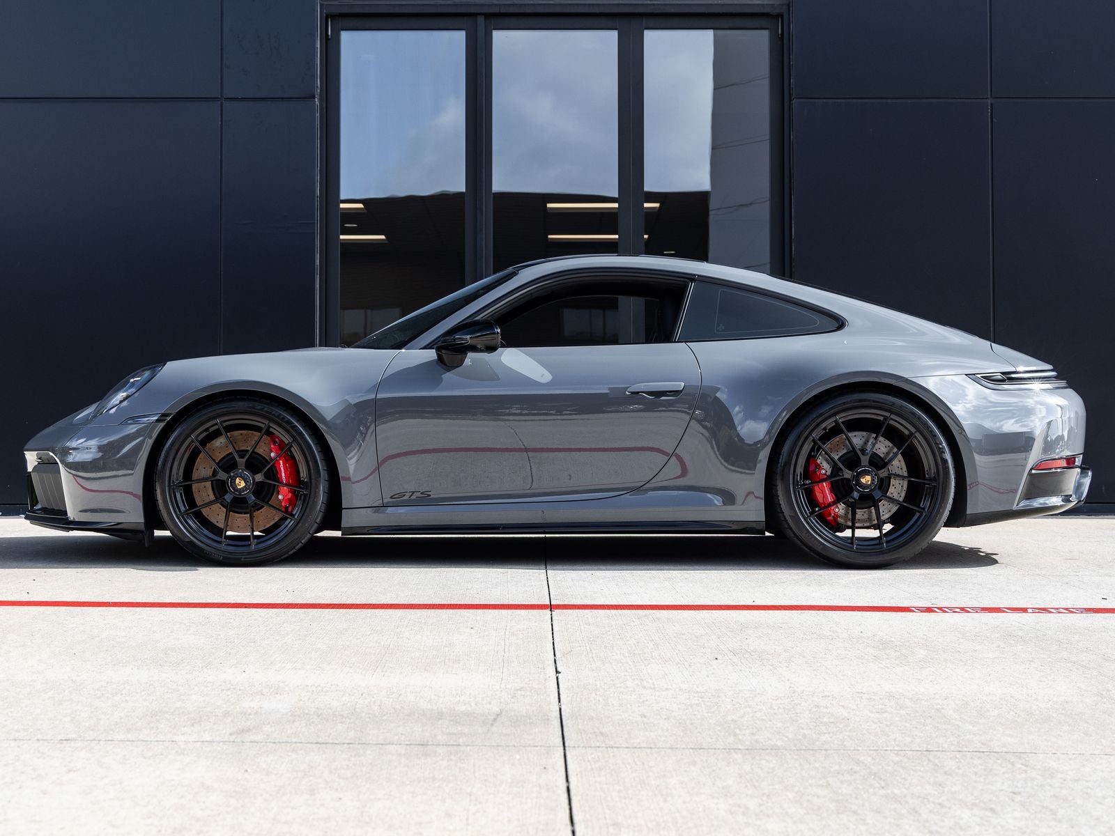 2025 Porsche 911 911 Carrera 4 GTS
