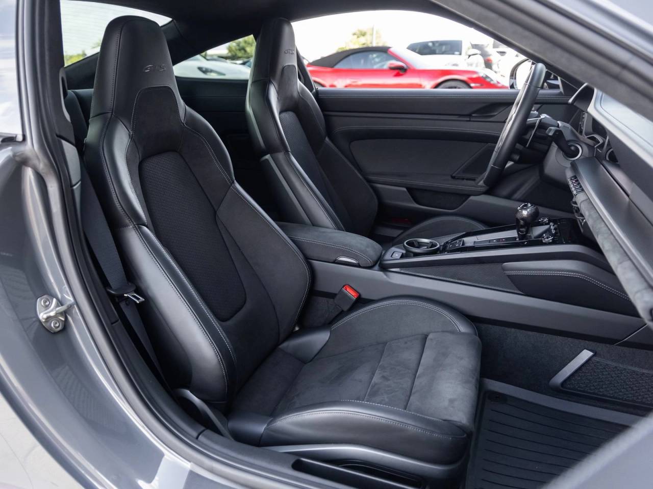 2025 Porsche 911 911 Carrera 4 GTS