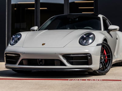 2022 Porsche 911 Carrera 4 GTS