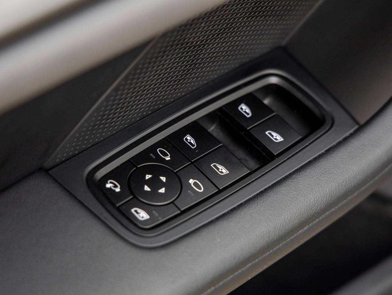 2025 Porsche Taycan Taycan 4S