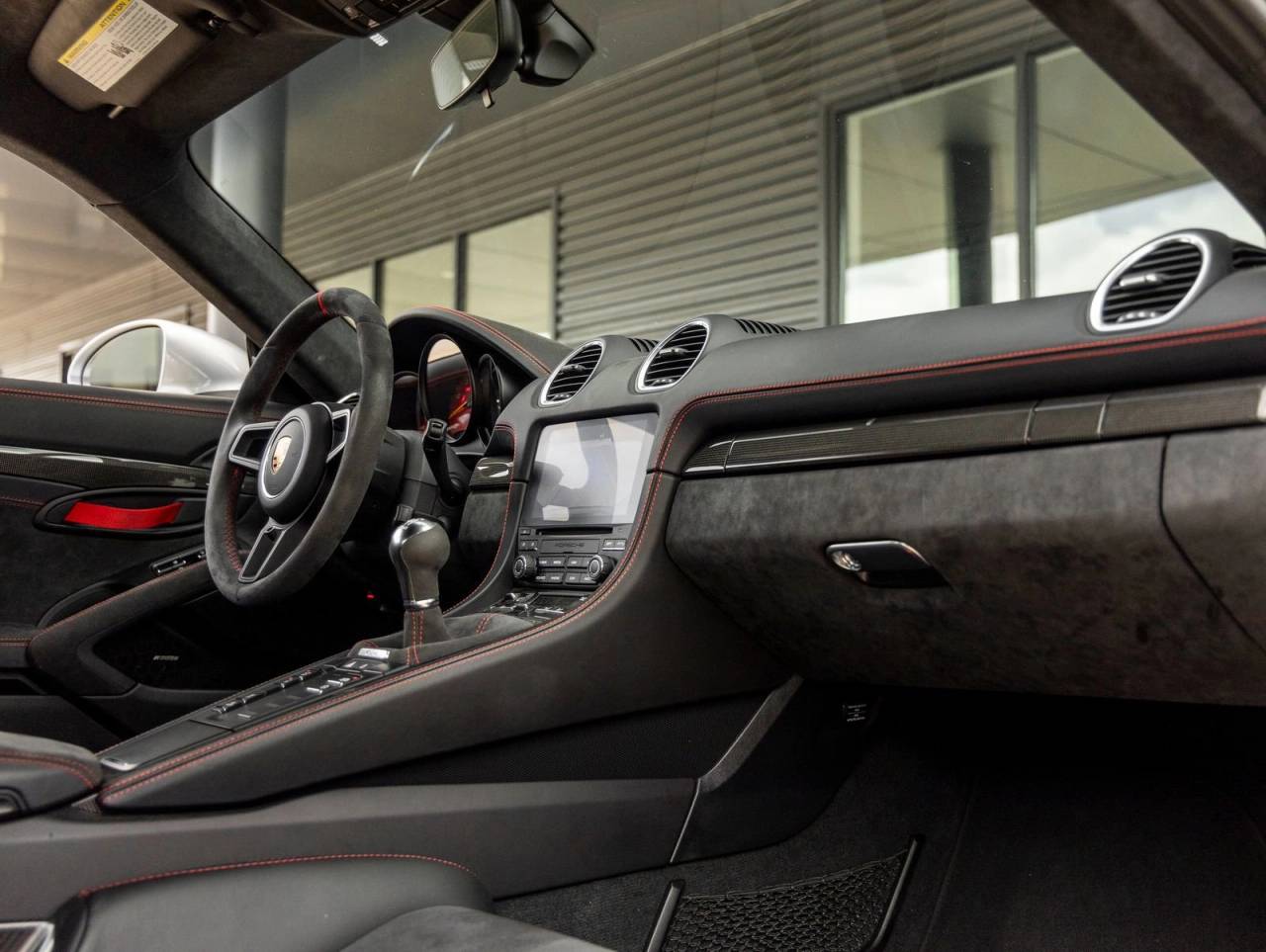 2020 Porsche 718 Cayman GT4