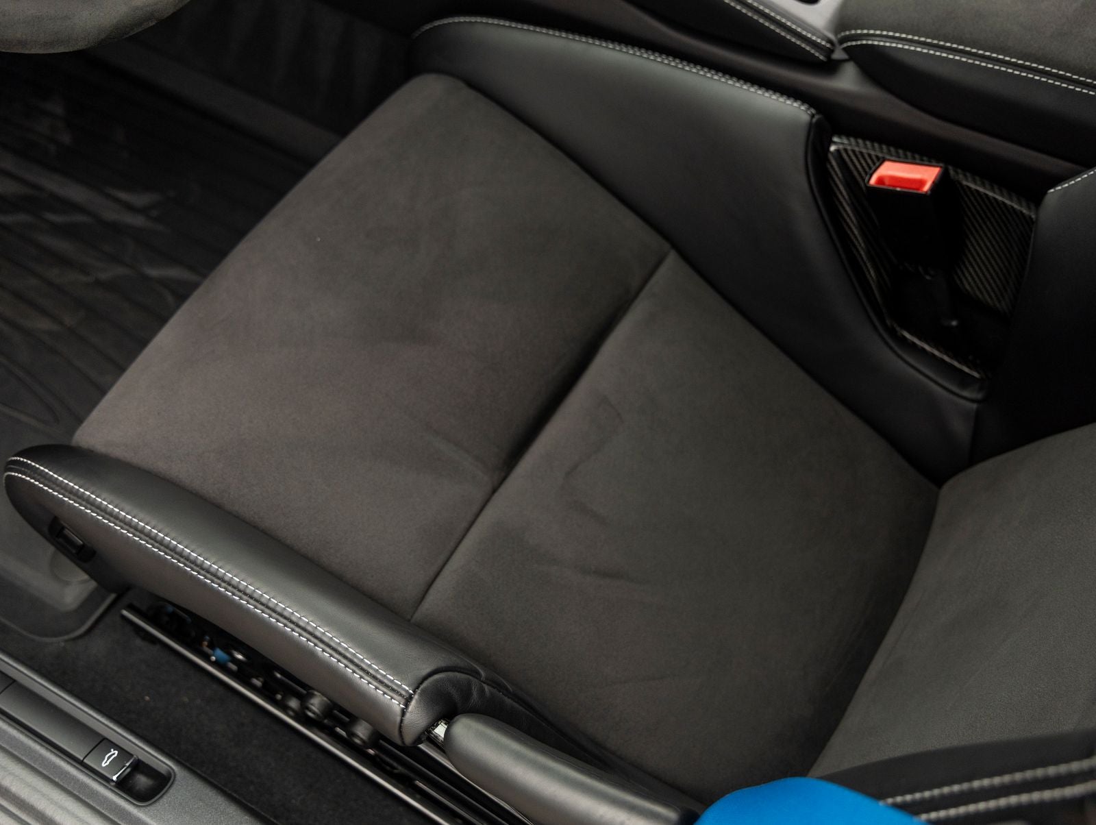 2023 Porsche 718 Cayman GT4