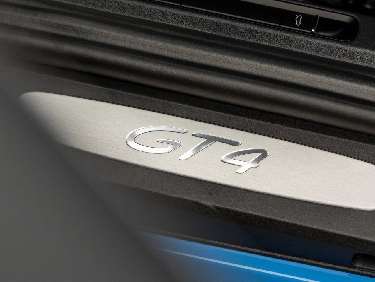 2023 Porsche 718 Cayman GT4