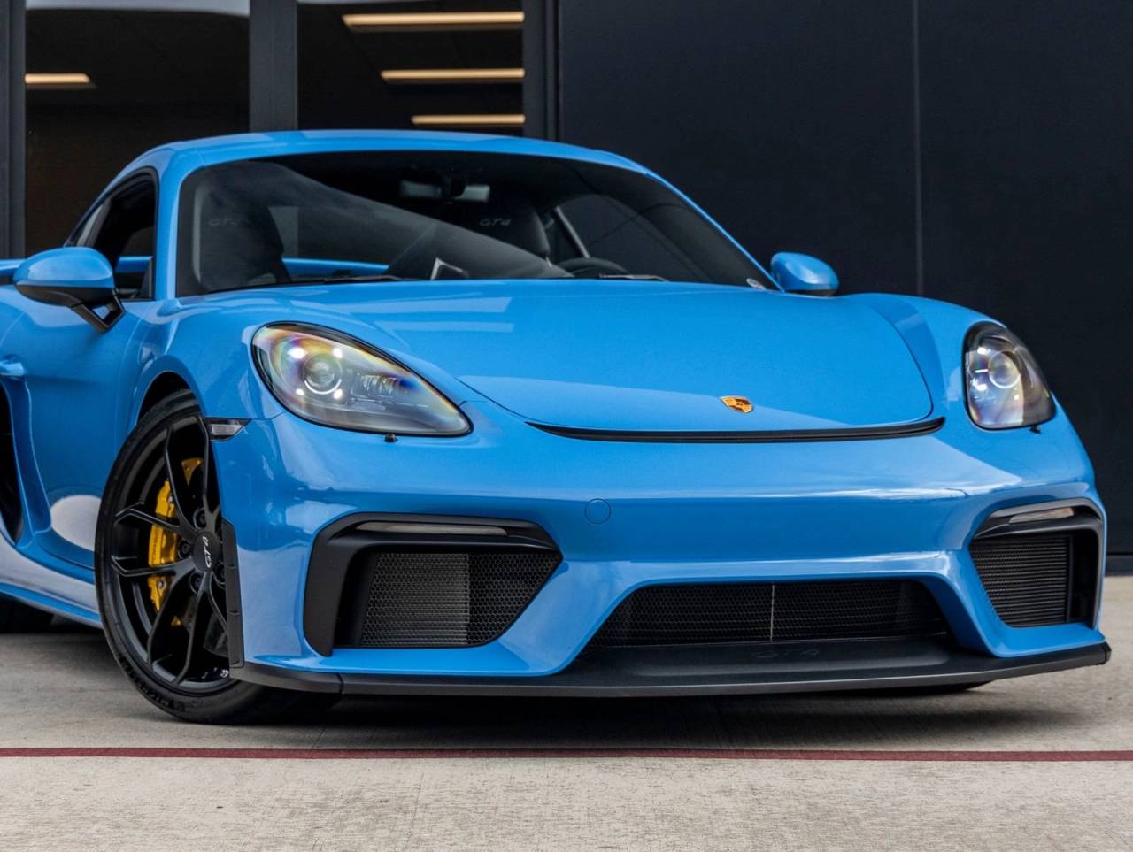 2023 Porsche 718 Cayman GT4