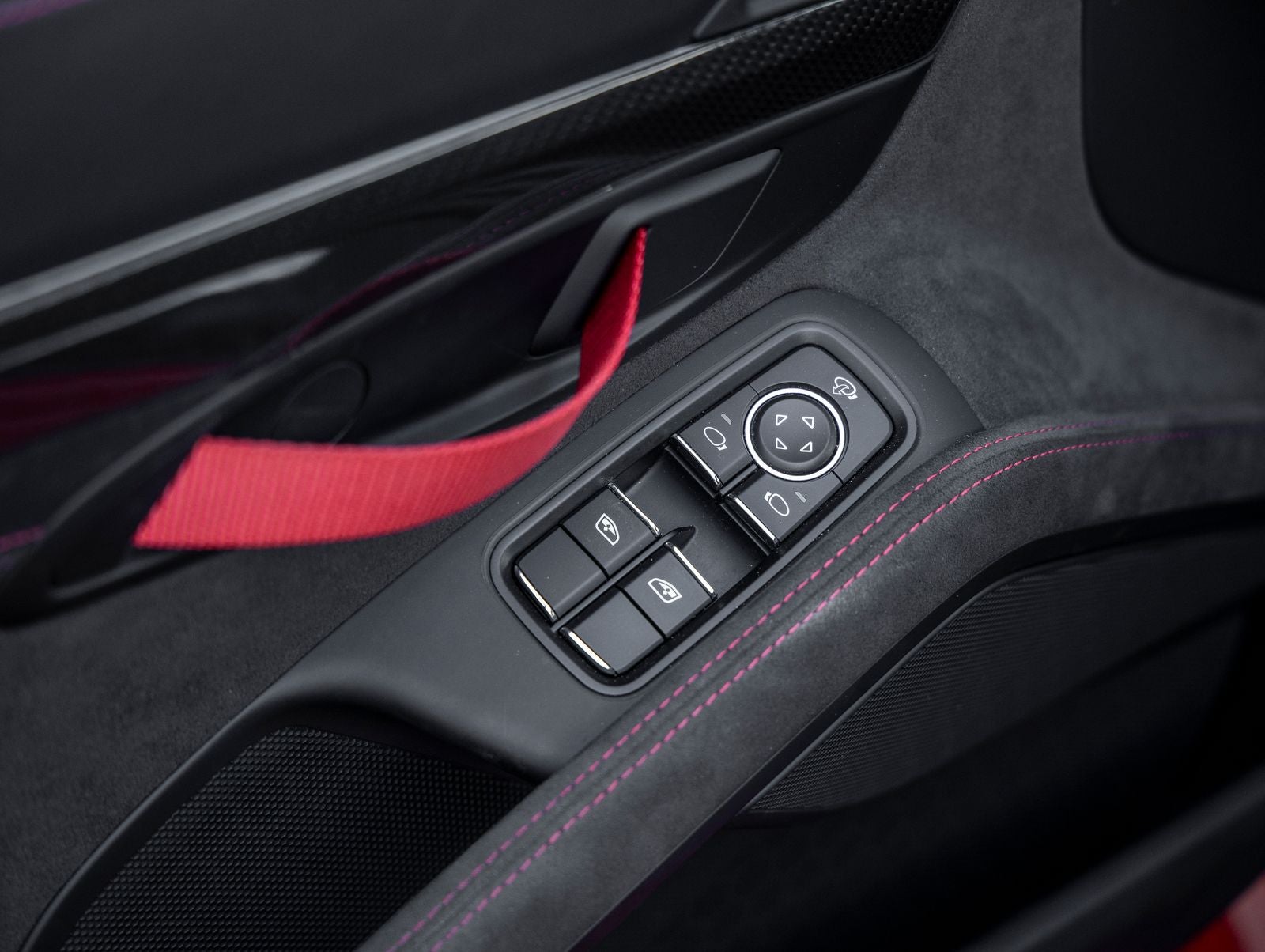 2023 Porsche 718 Cayman GT4