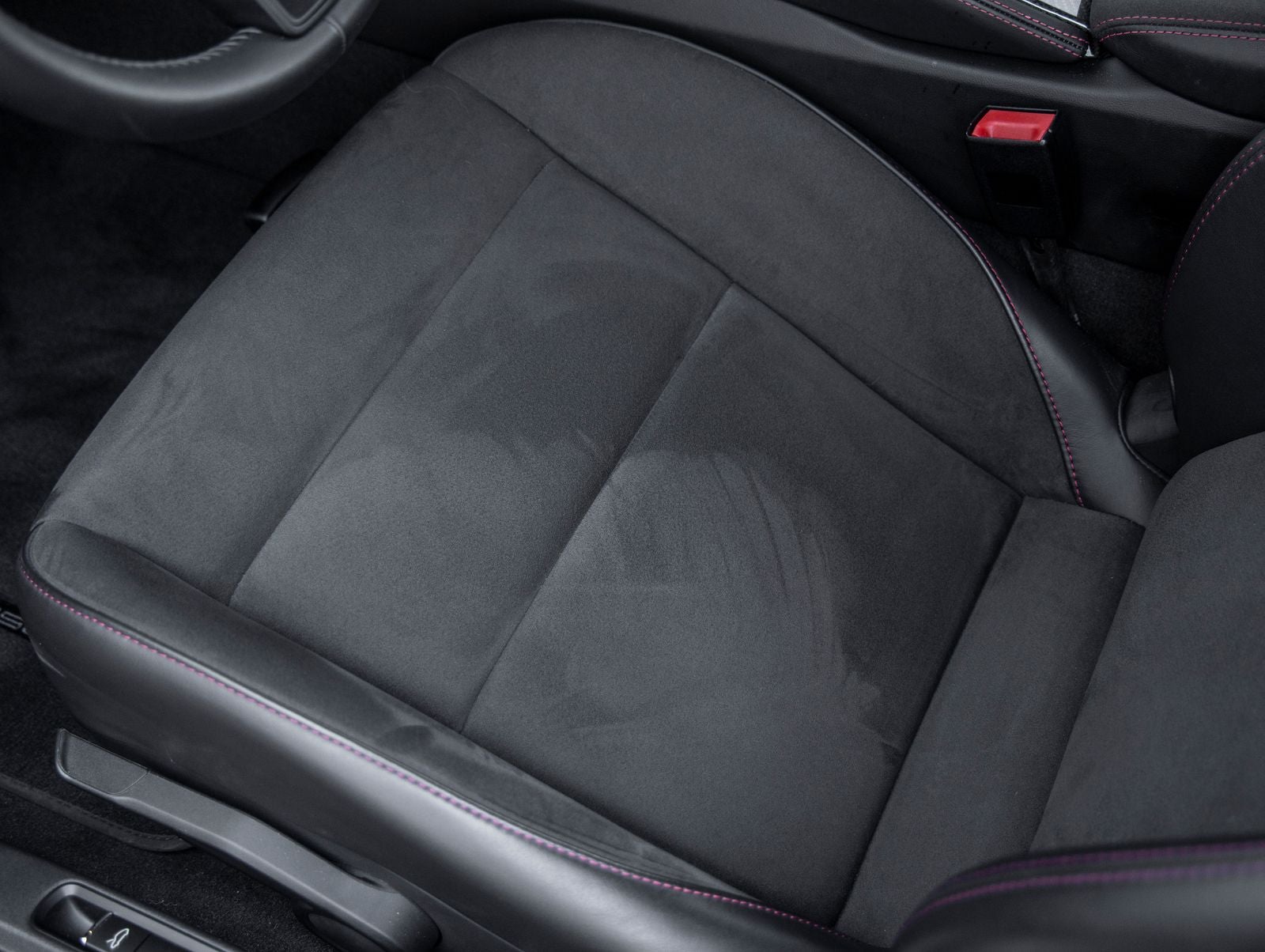 2023 Porsche 718 Cayman GT4