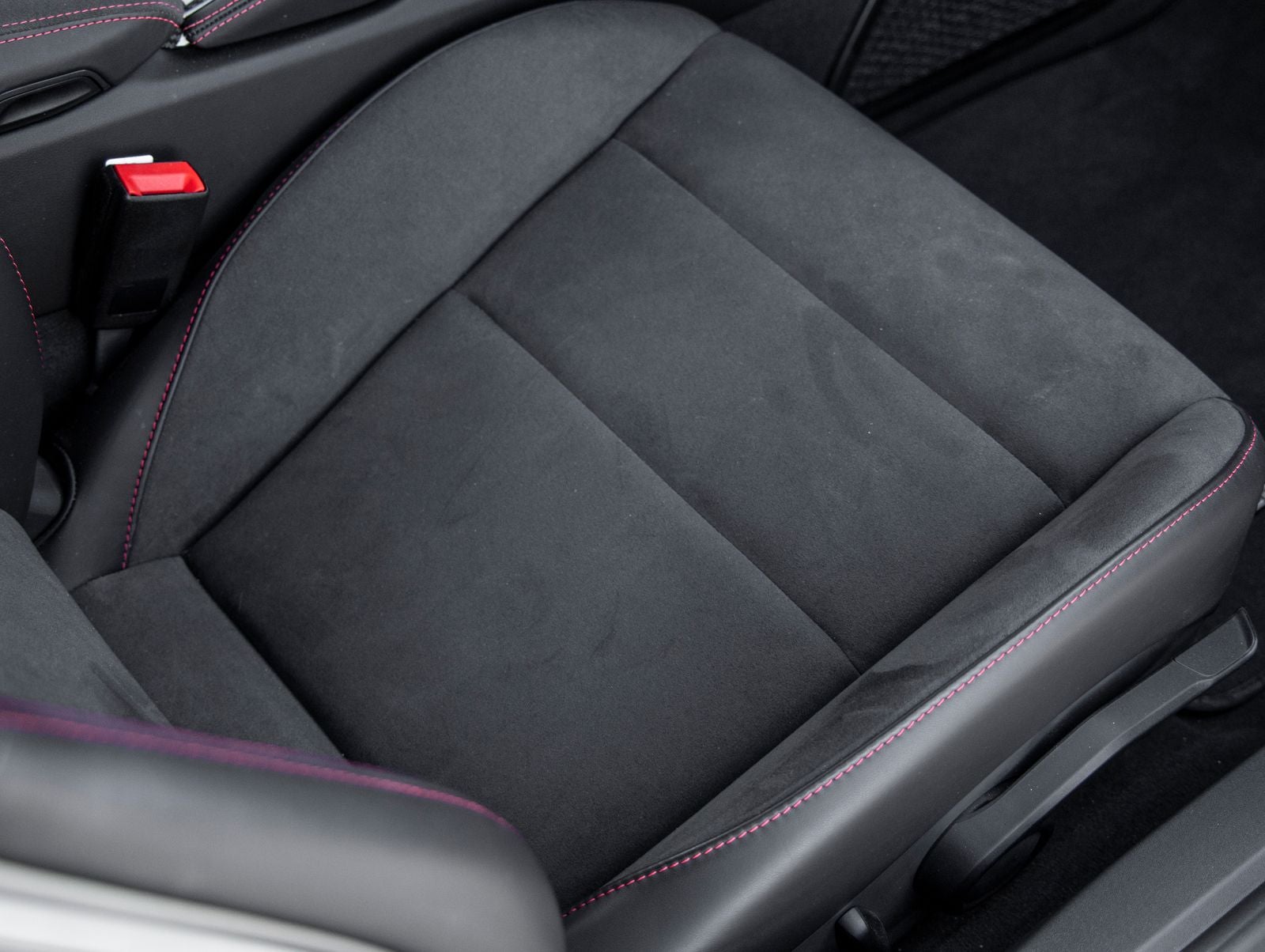 2023 Porsche 718 Cayman GT4