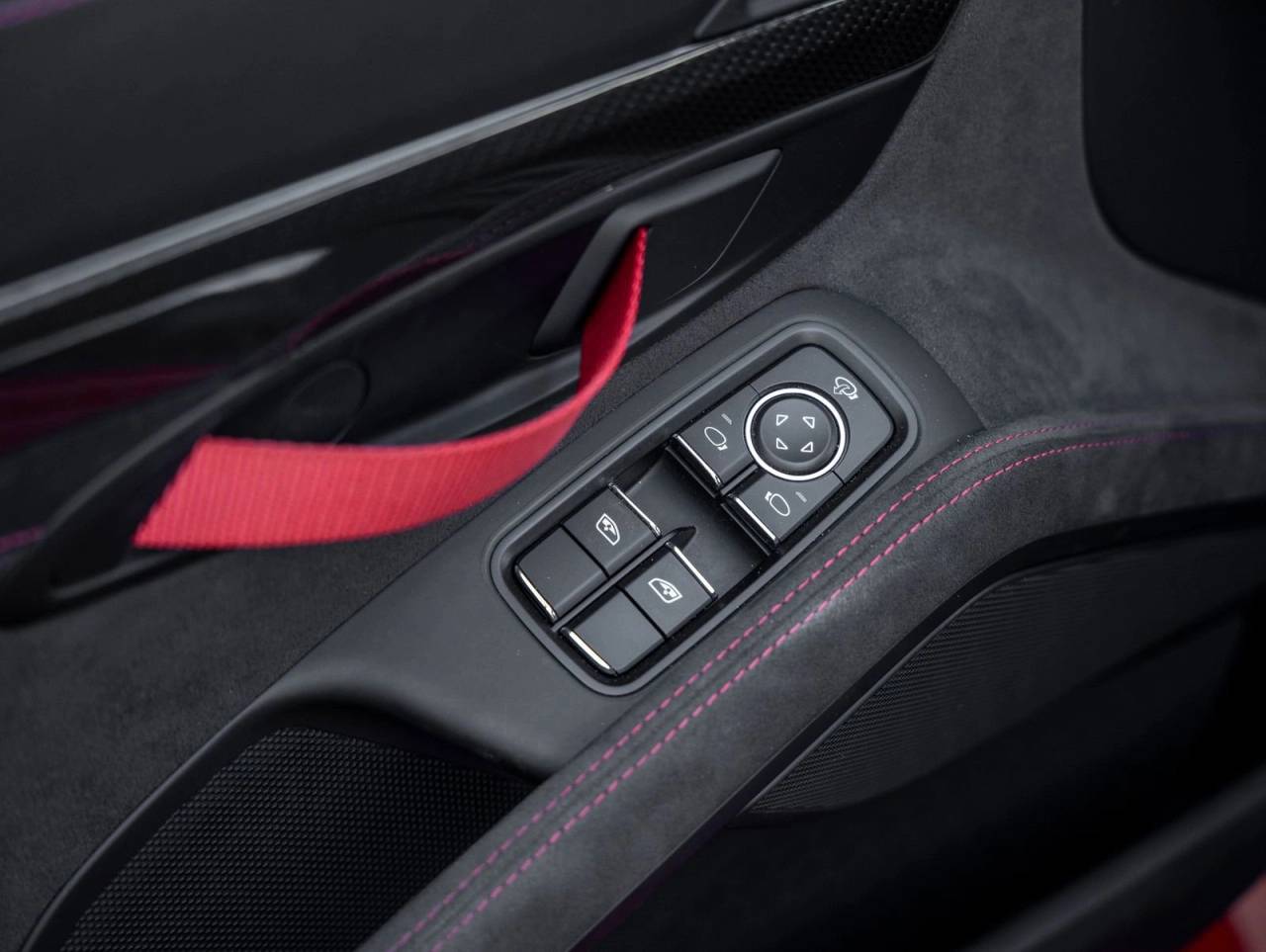 2023 Porsche 718 Cayman GT4