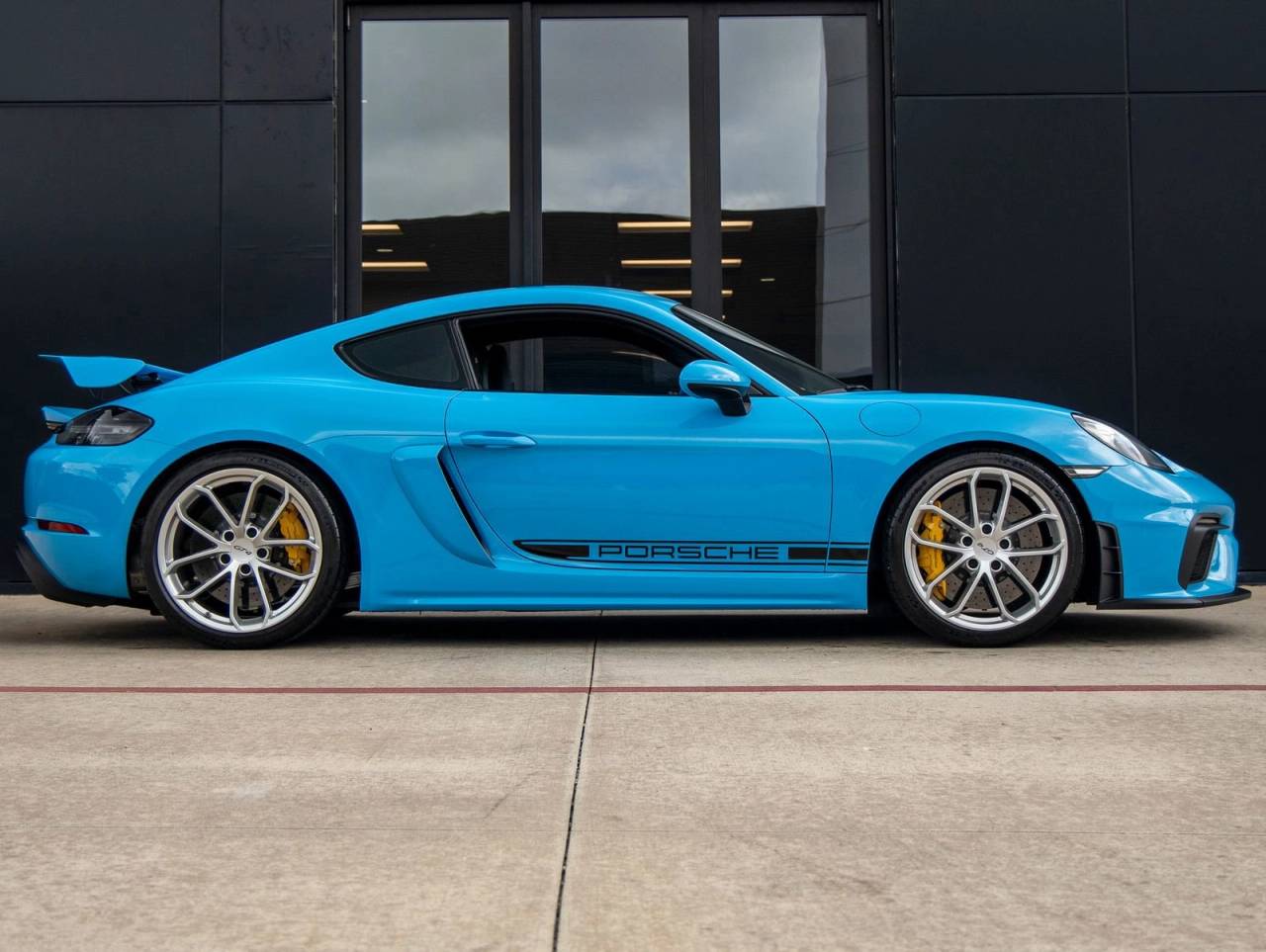2021 Porsche 718 Cayman GT4