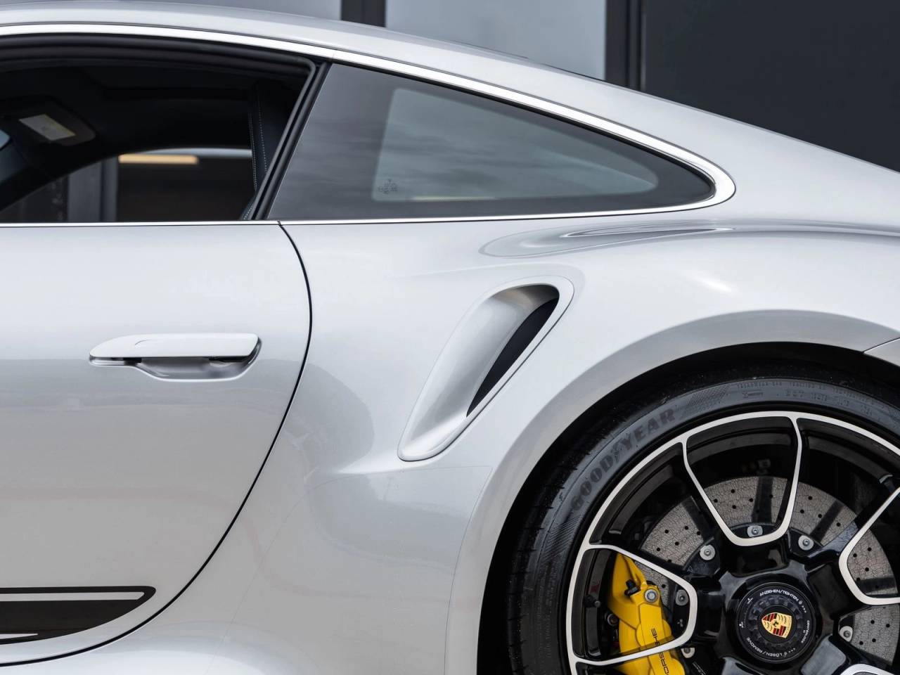 2025 Porsche 911 911 Turbo S