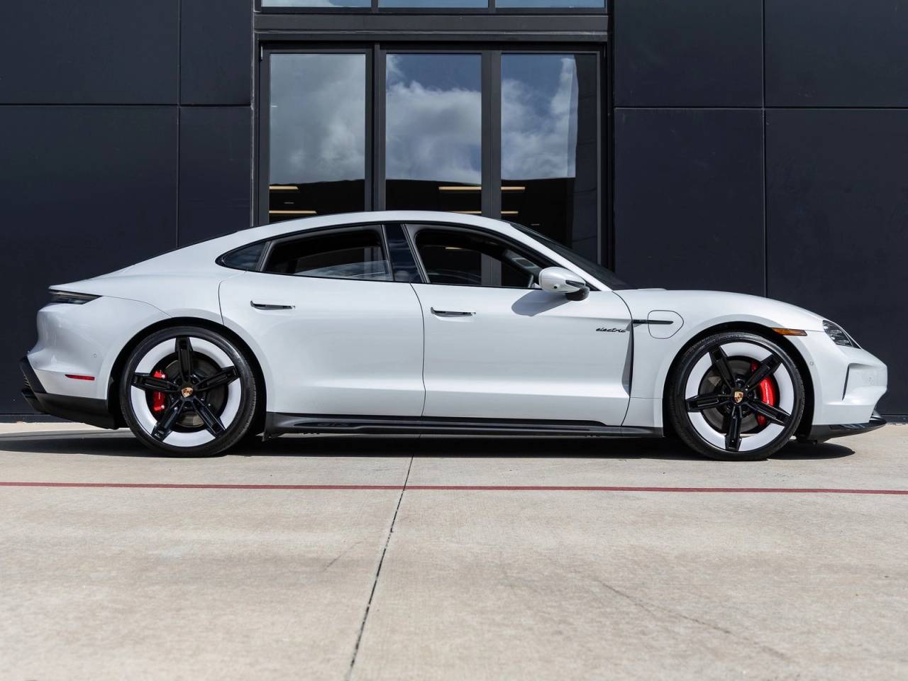 2025 Porsche Taycan Taycan GTS