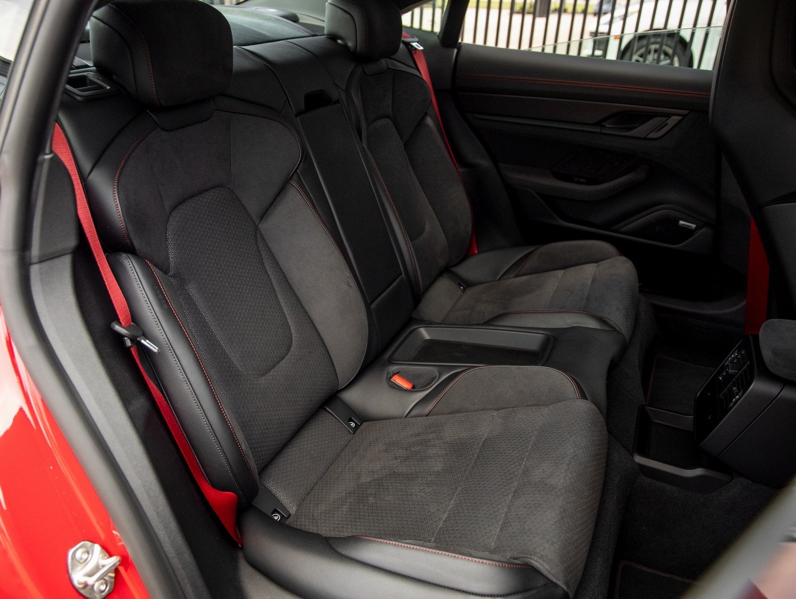 2025 Porsche Taycan Taycan GTS