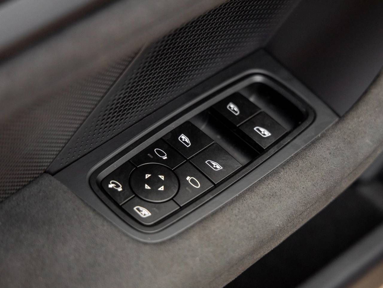 2025 Porsche Taycan Taycan GTS