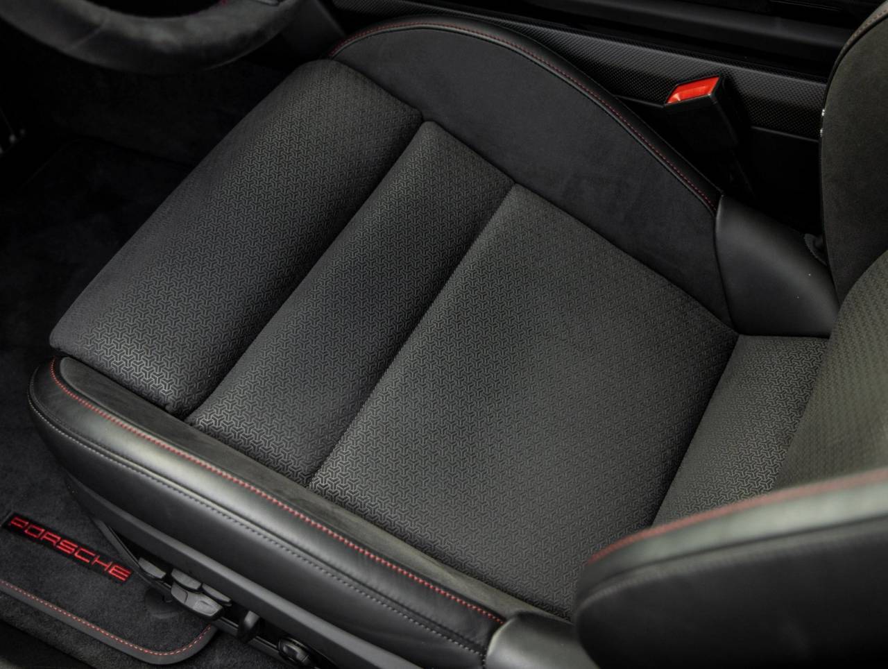 2025 Porsche Taycan Taycan GTS