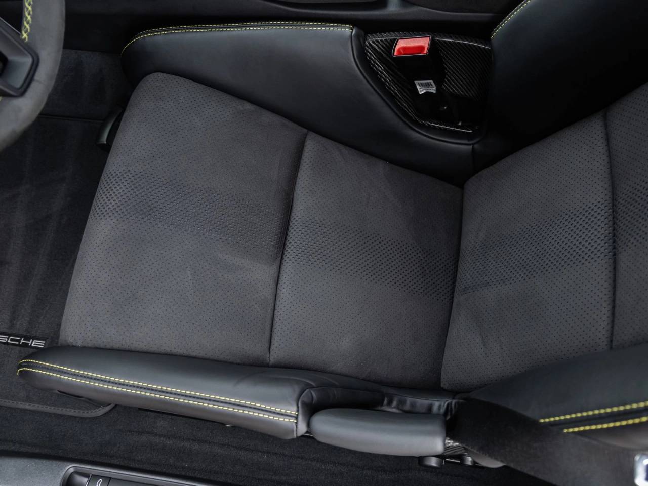 2025 Porsche 718 Cayman GT4 RS