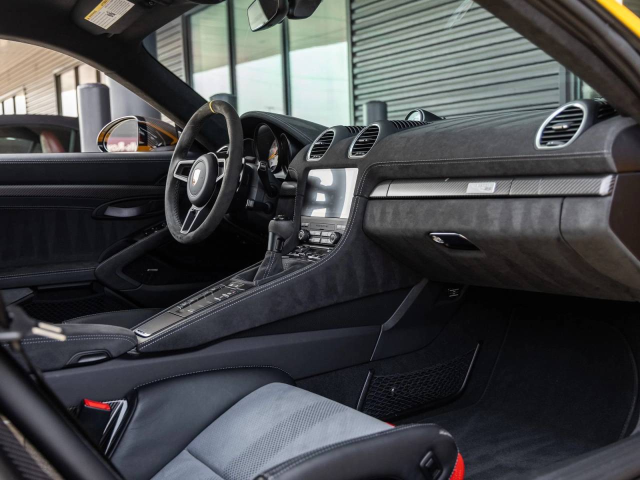 2025 Porsche 718 Cayman GT4 RS