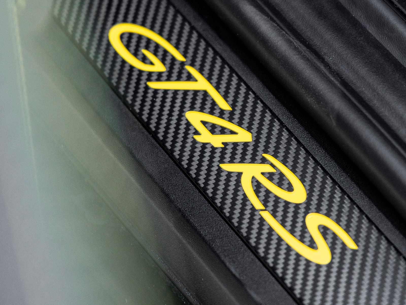 2025 Porsche 718 718 Cayman GT4 RS