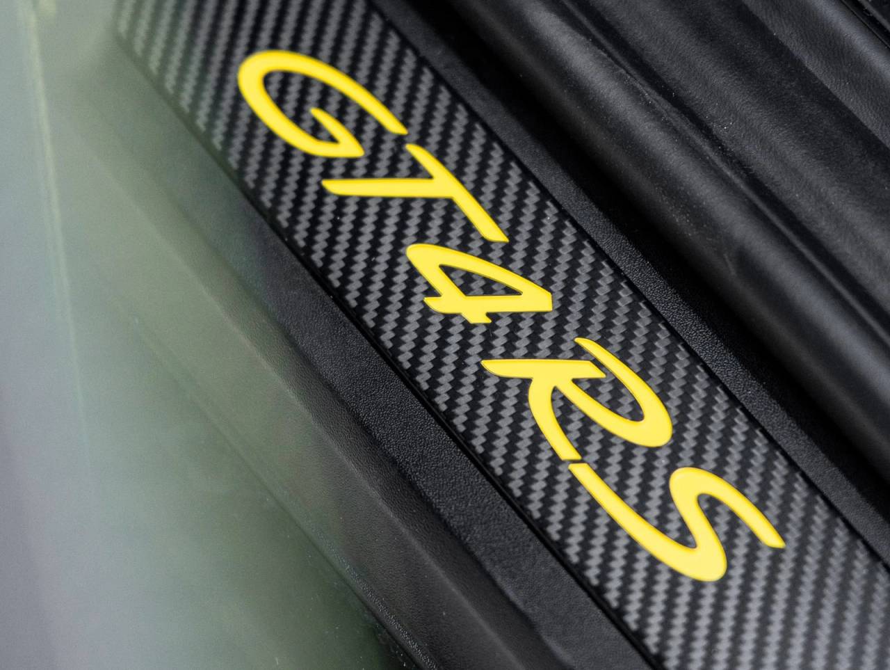 2025 Porsche 718 718 Cayman GT4 RS