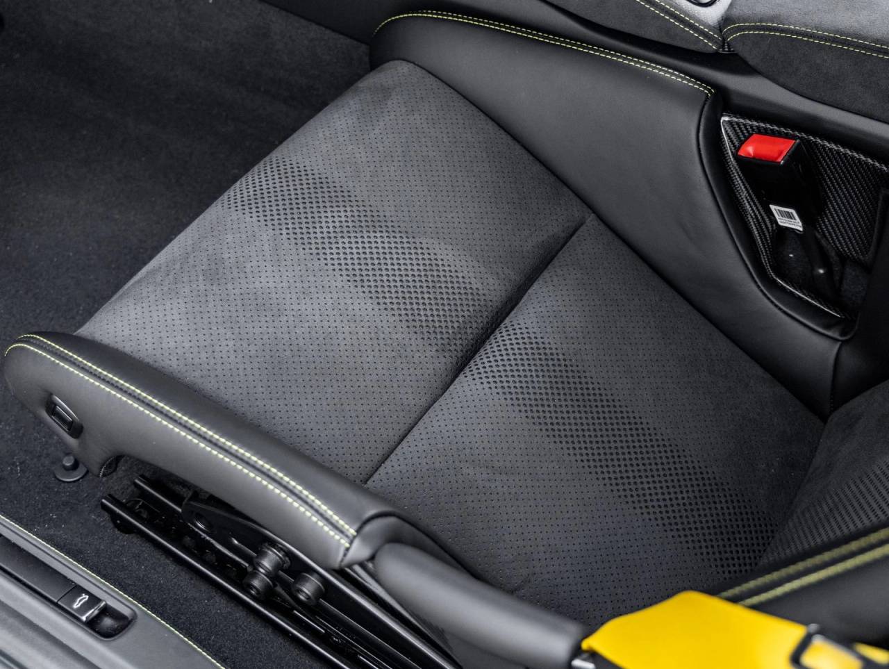 2025 Porsche 718 718 Cayman GT4 RS